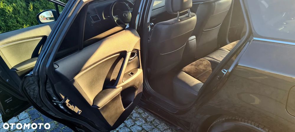 Toyota Avensis 1.8 Premium - 21