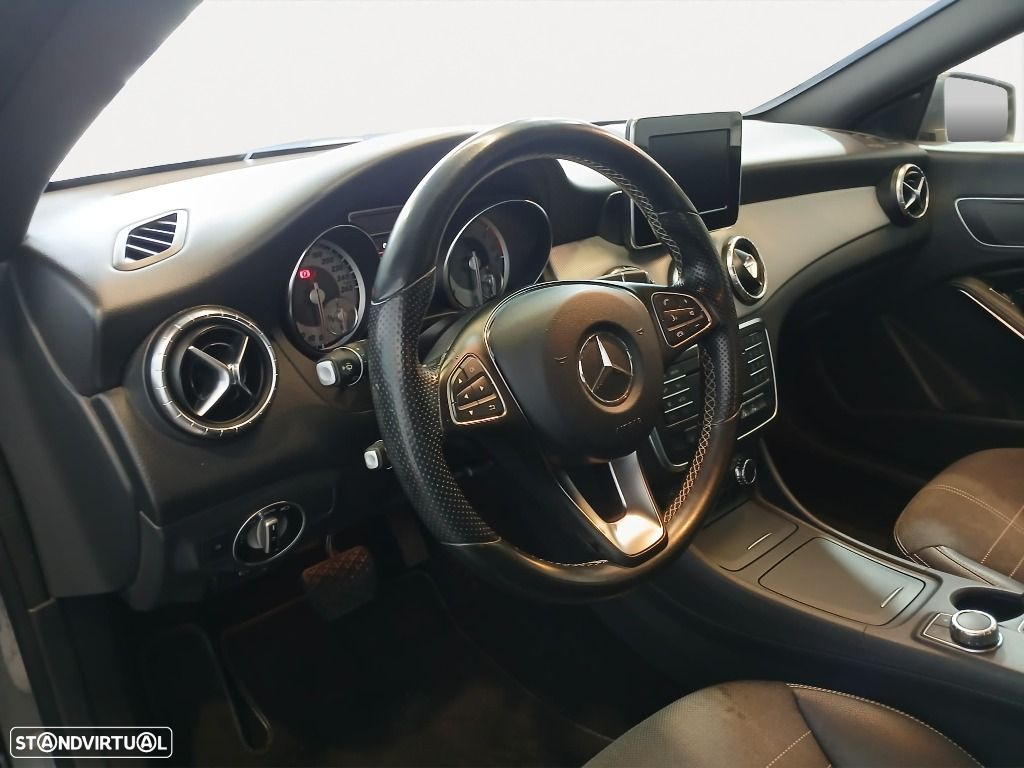 Mercedes-Benz CLA 220 CDi Aut. - 8