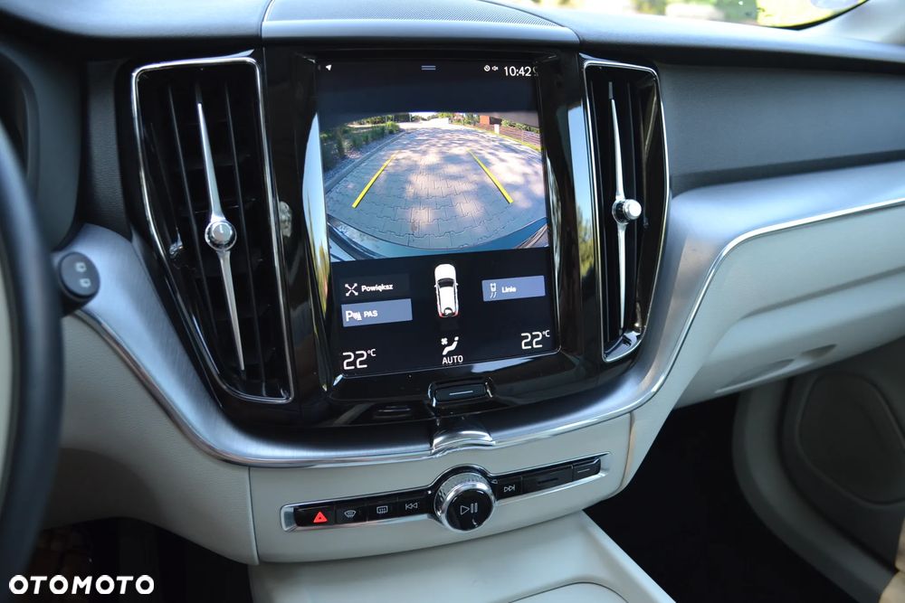 Volvo XC 60 T8 AWD Plug-In Hybrid Momentum Pro - 15