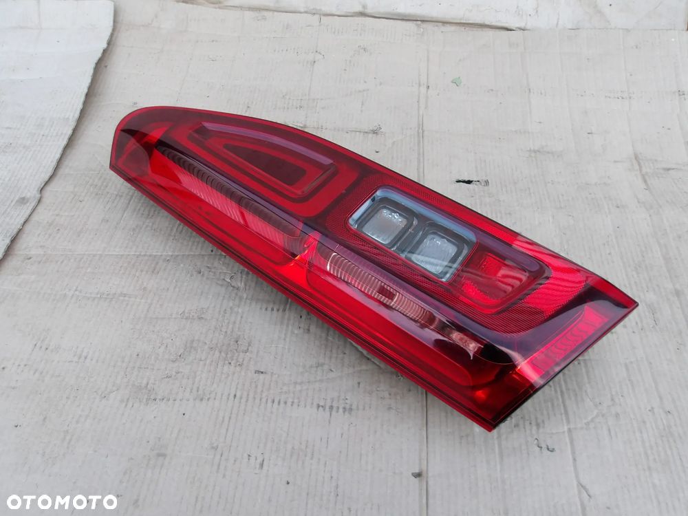 LAMPA TYL PARTNER BERLINGO III IV KOMPLET 9820555080 9819649280 - 11