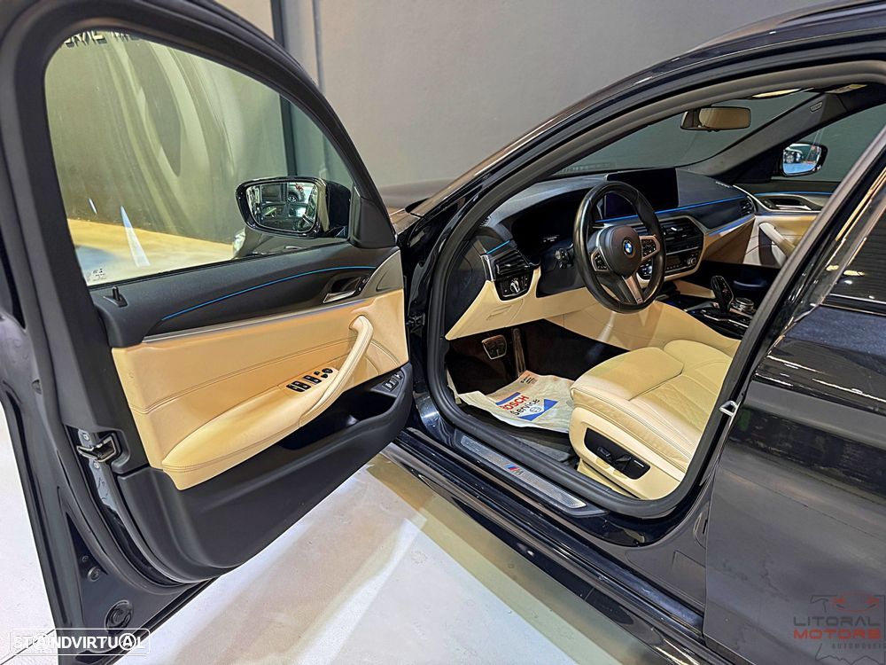 BMW 530 e Pack Desportivo M - 15