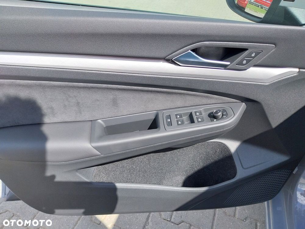 Volkswagen Golf VIII 1.5 eTSI mHEV Life Plus DSG - 12