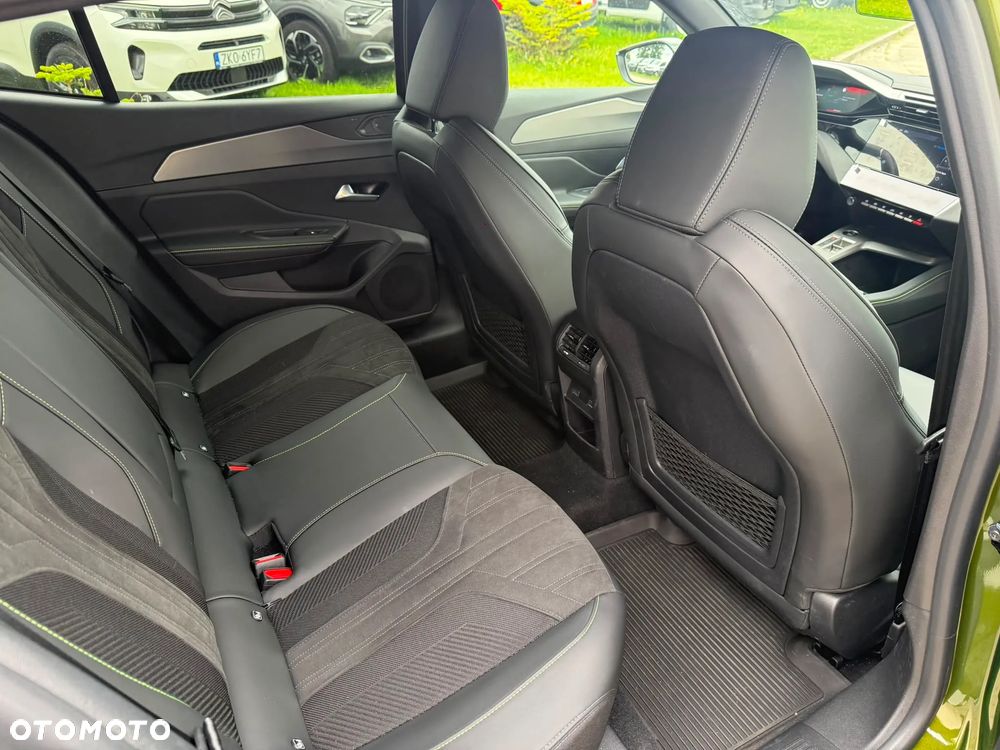 Peugeot 408 1.6 Plug-in Hybrid 240 GT Exclusive e-DCS7 - 16