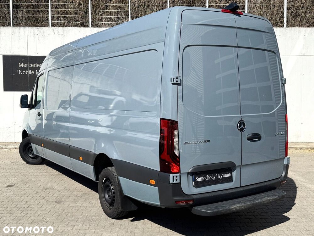 Mercedes-Benz Sprinter - 12