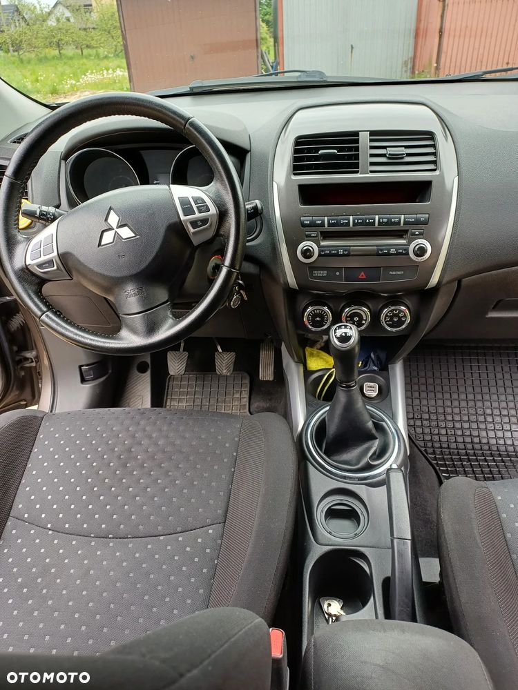 Mitsubishi ASX 1.6 Inform - 11