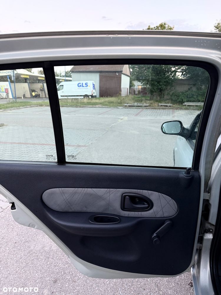 Renault Clio - 12