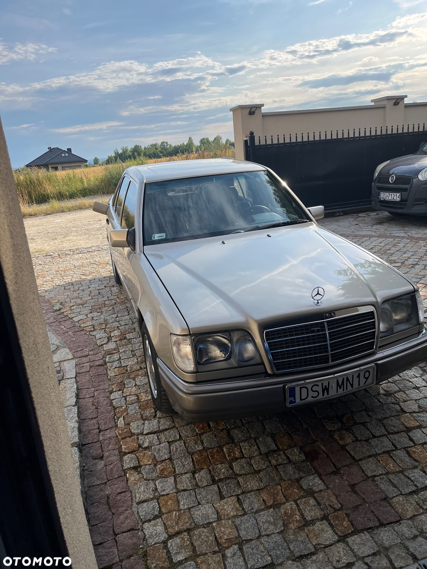 Mercedes-Benz W124 (1984-1993) - 21