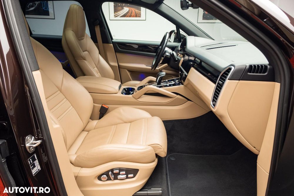 Porsche Cayenne - 8