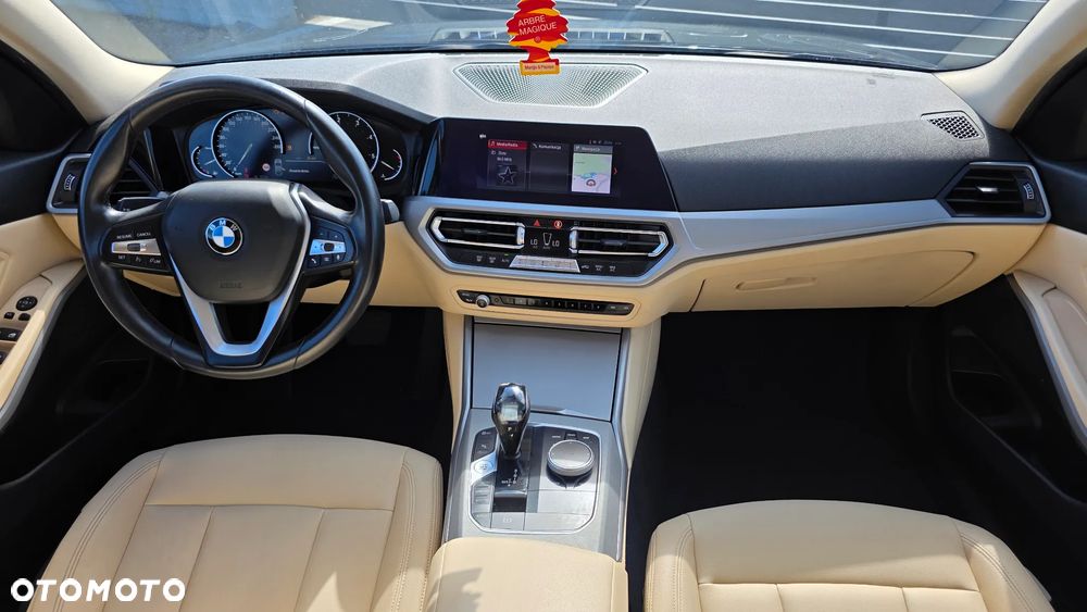BMW Seria 3 318d Sport Line Shadow - 16