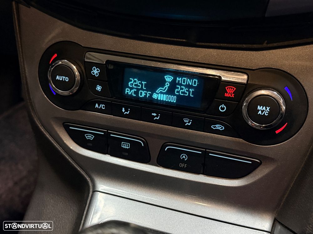 Ford Focus 1.6 TDCi DPF S&S Titanium - 26