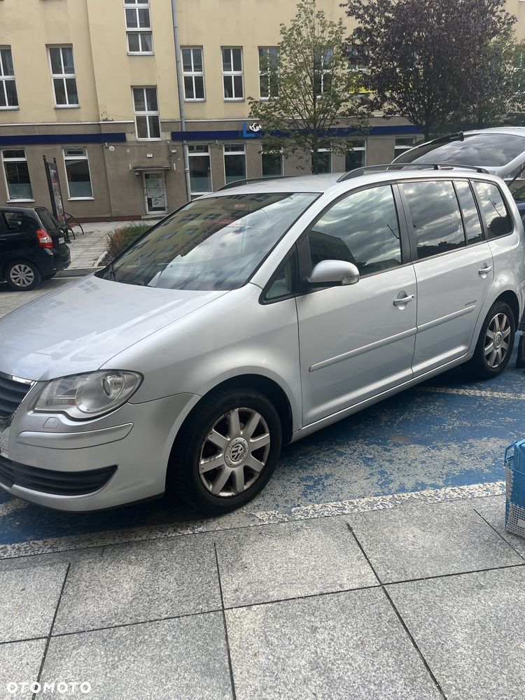 Volkswagen Touran - 2