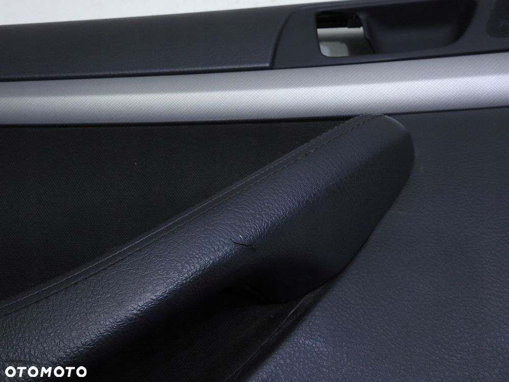 TAPICERKA DRZWI LEWY TYŁ TOYOTA AVENSIS T25 KOMBI - 4