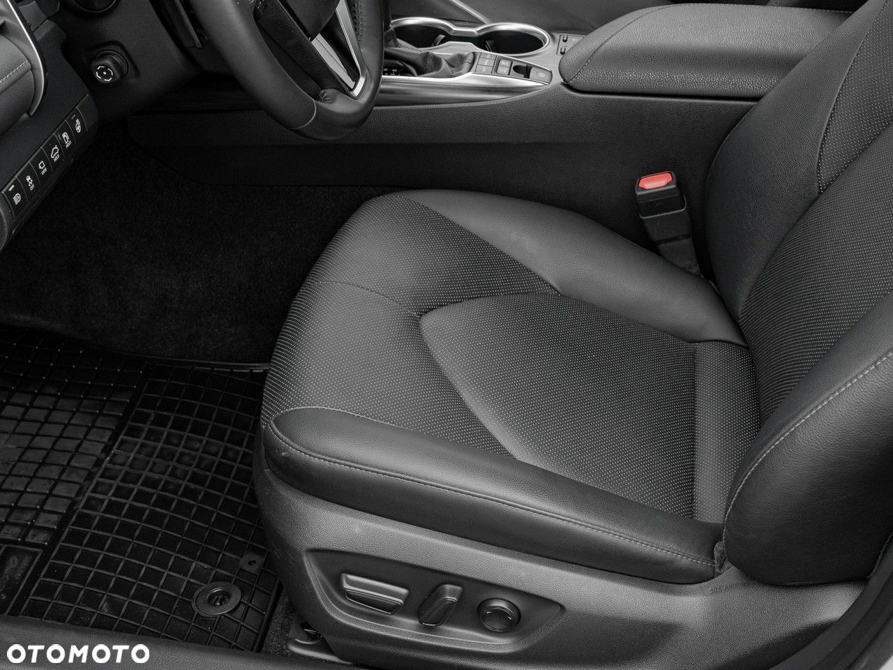 Toyota Camry 2.5 Hybrid Executive CVT - 14