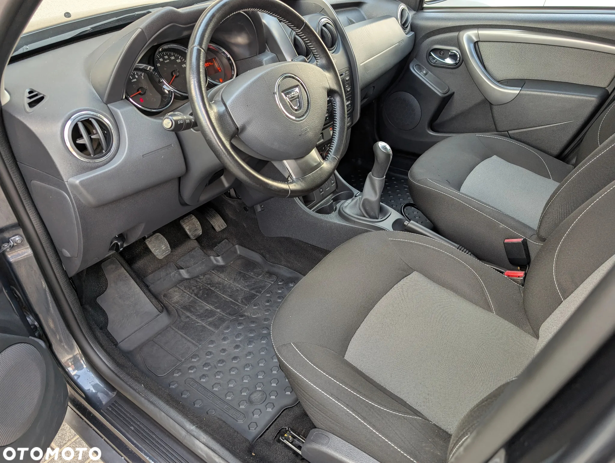Dacia Duster 1.6 SCe Laureate S&S - 17