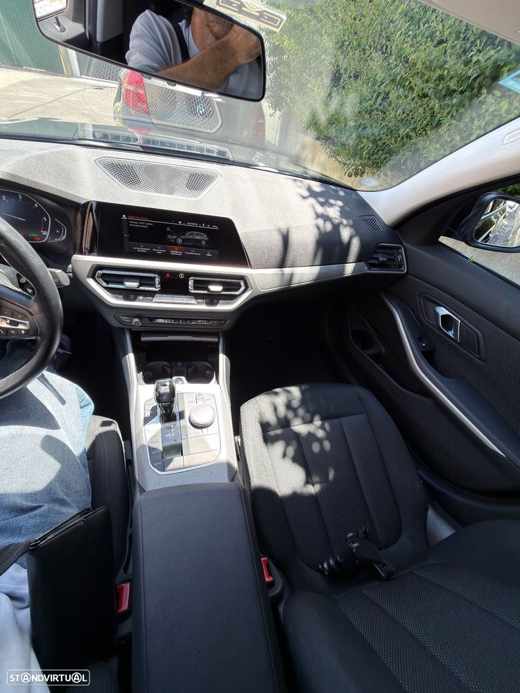 BMW 320 d Line Luxury Auto - 26