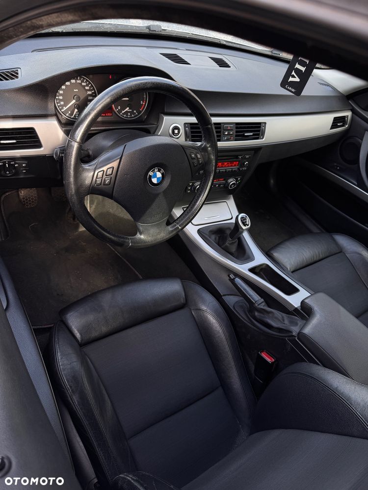 BMW Seria 3 320d - 14
