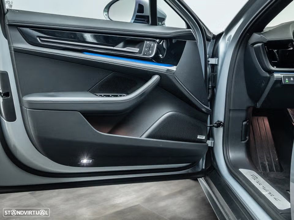 Porsche Panamera 4 E-Hybrid - 25