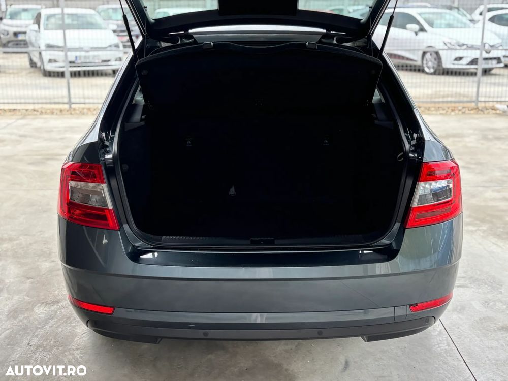 Skoda Octavia 1.6 TDI DSG Ambition - 8