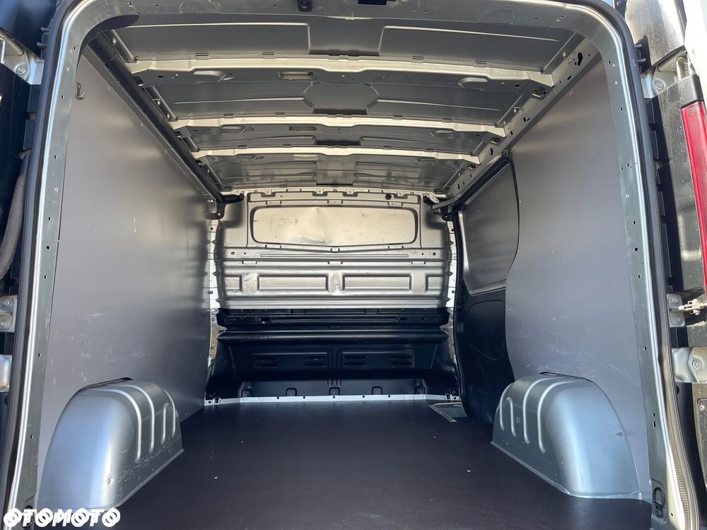 Opel Vivaro - 38