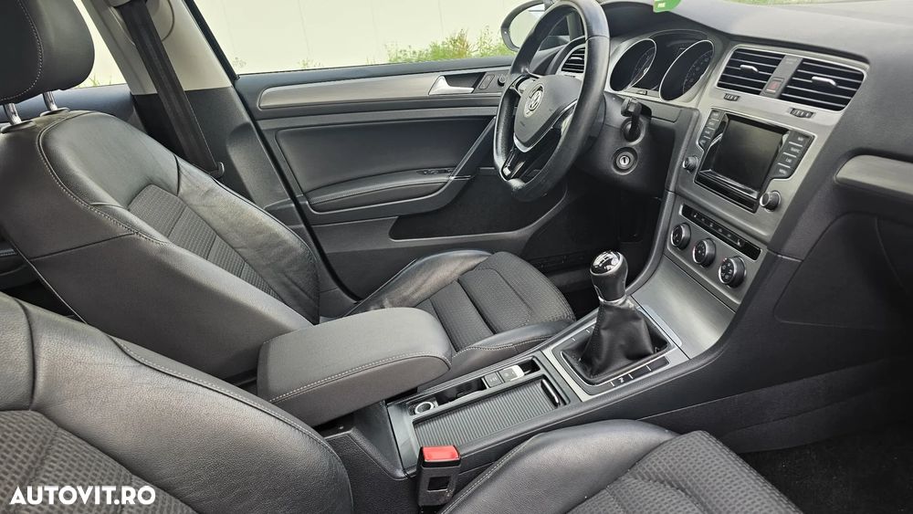 Volkswagen Golf 2.0 TDI Comfortline - 6