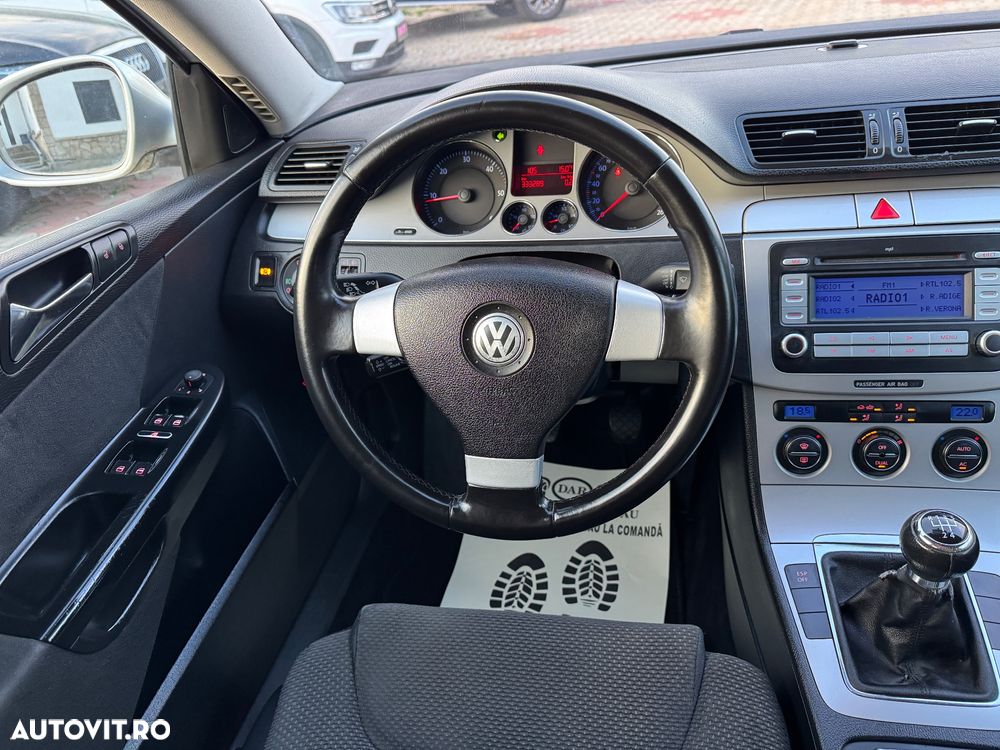 Volkswagen Passat 1.9 TDI Comfortline - 9