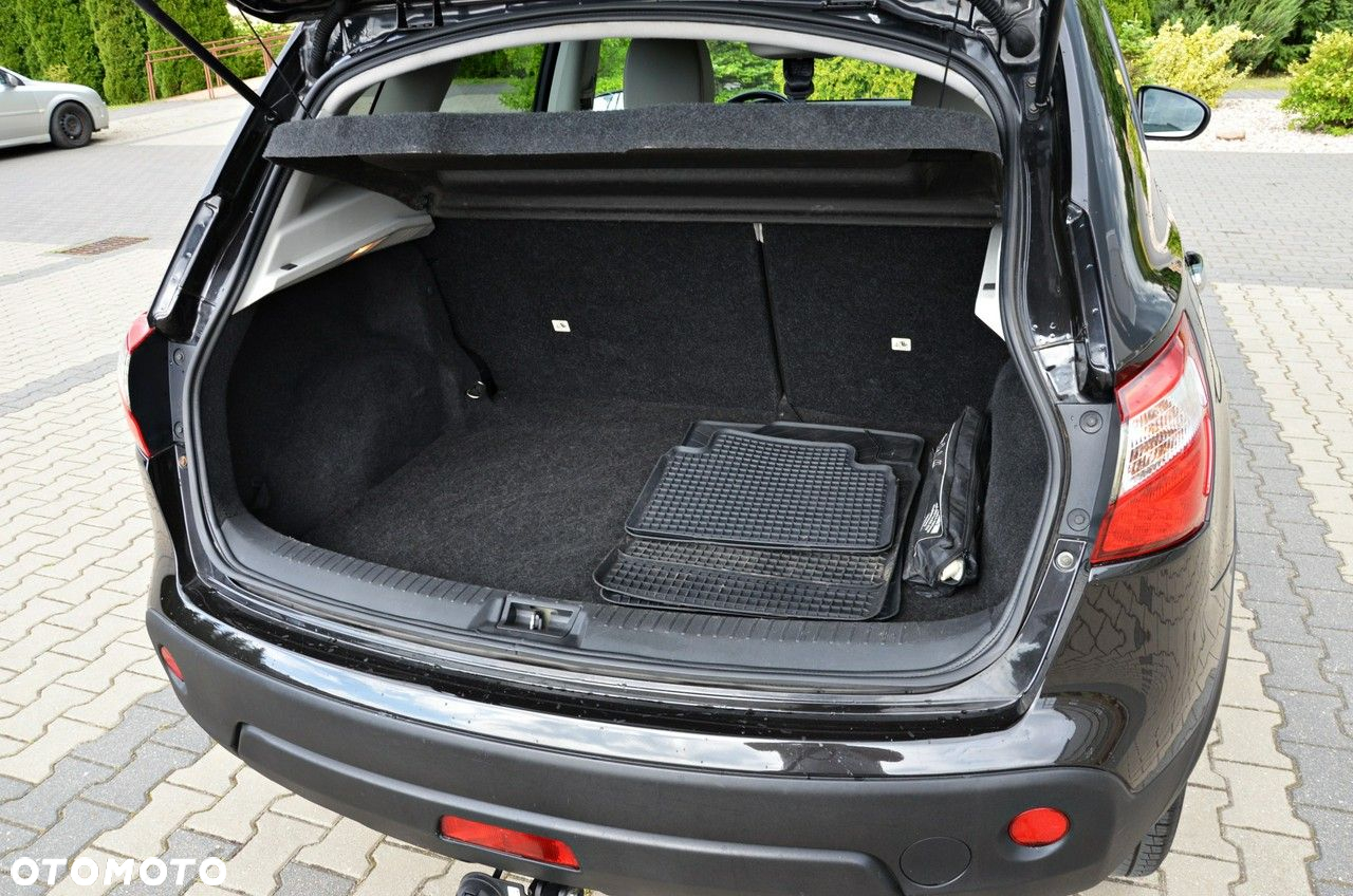 Nissan Qashqai 2.0 CVT tekna - 32
