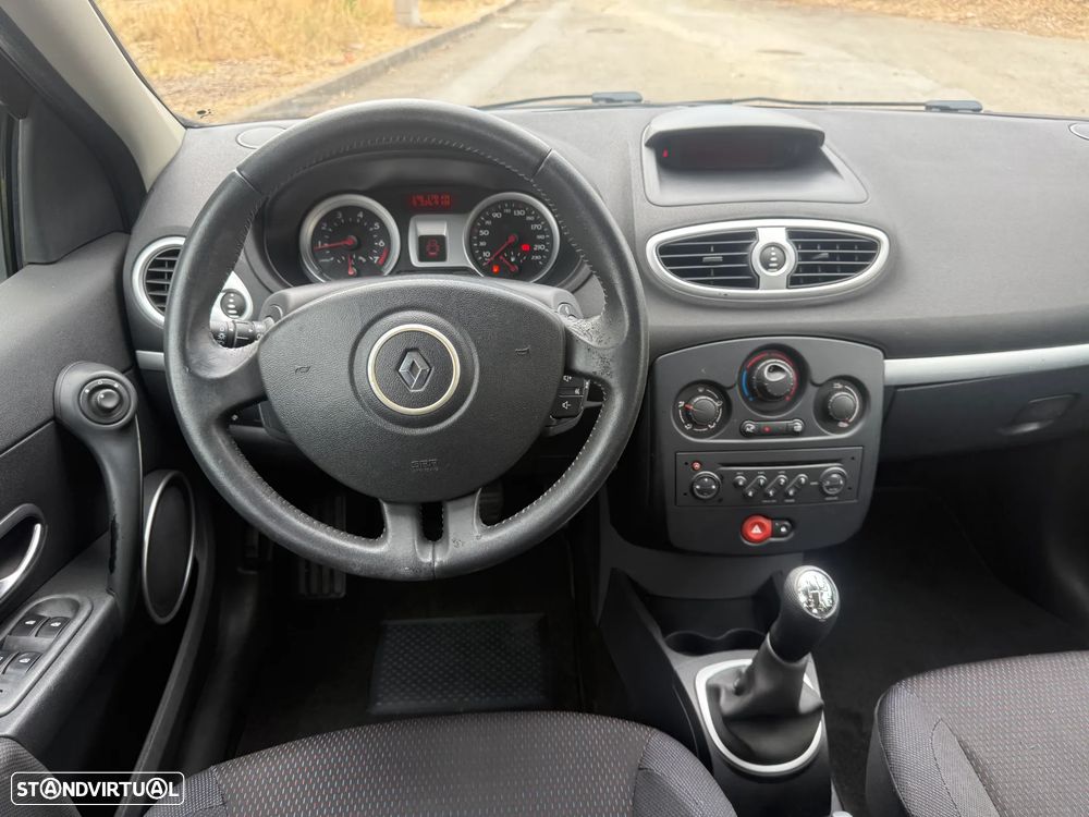 Renault Clio 1.2 16V Confort Dynamique - 19