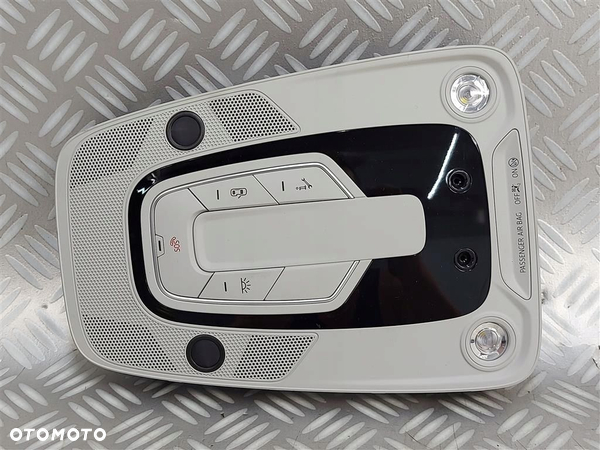 Lampka oświetlenia wnętrza podsufitki Audi Q8 A7 A6 4K0947135 18-