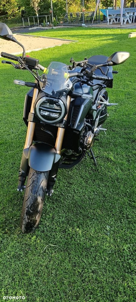 Honda CB - 1