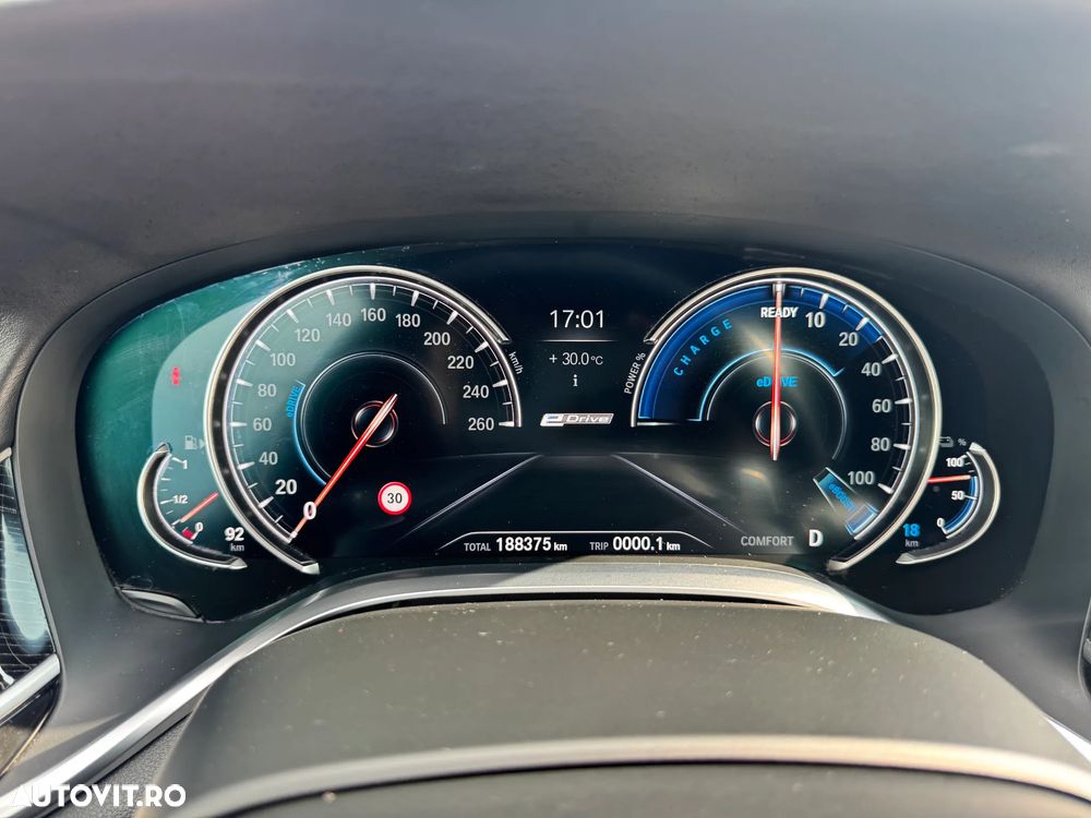 BMW Seria 7 740e iPerformance - 21
