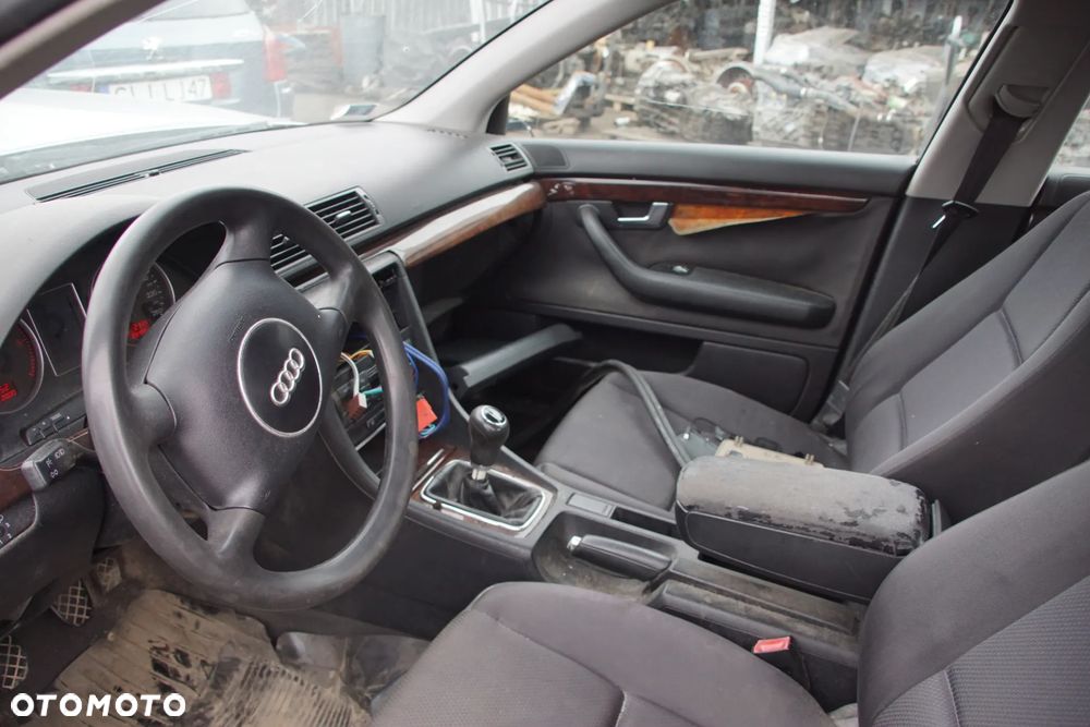 Auto na części - Audi A4 B6 1.9 TDI 131 KM AWX FEC LY7W 2001R Silnik Skrzynia Drzwi Maska Błotnik Klapa Zderzak Lampa Lusterko Klamka Szyba Deska Kokpit Sterownik Moduł Czujnik Licznik Panel Kierownica - 10