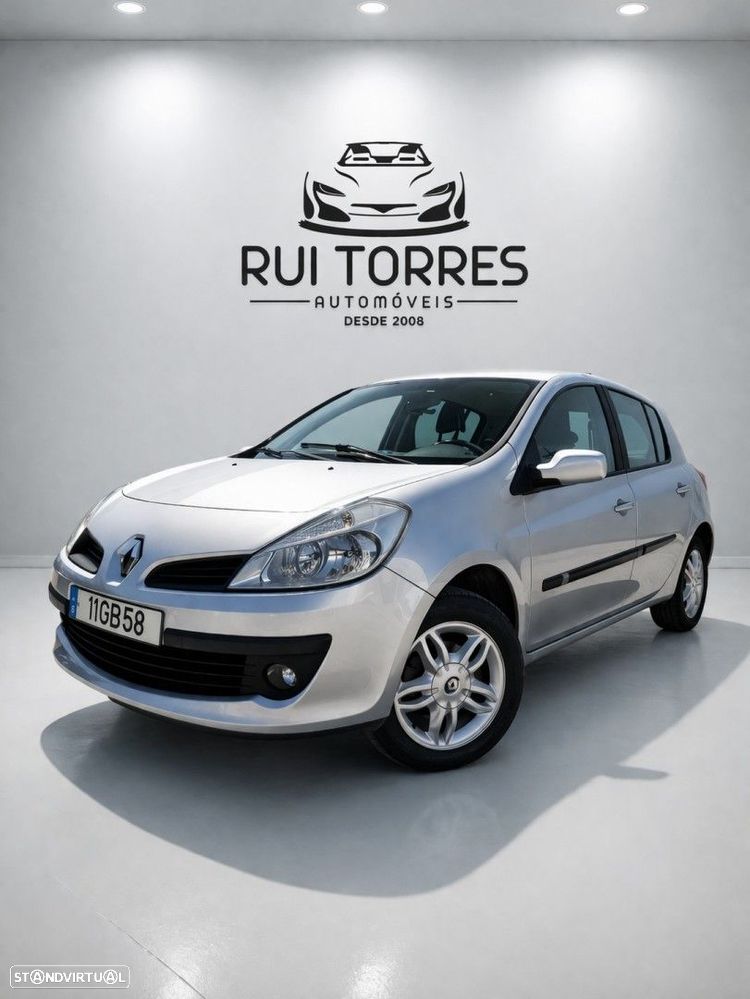Renault Clio 1.2 16V Confort - 2
