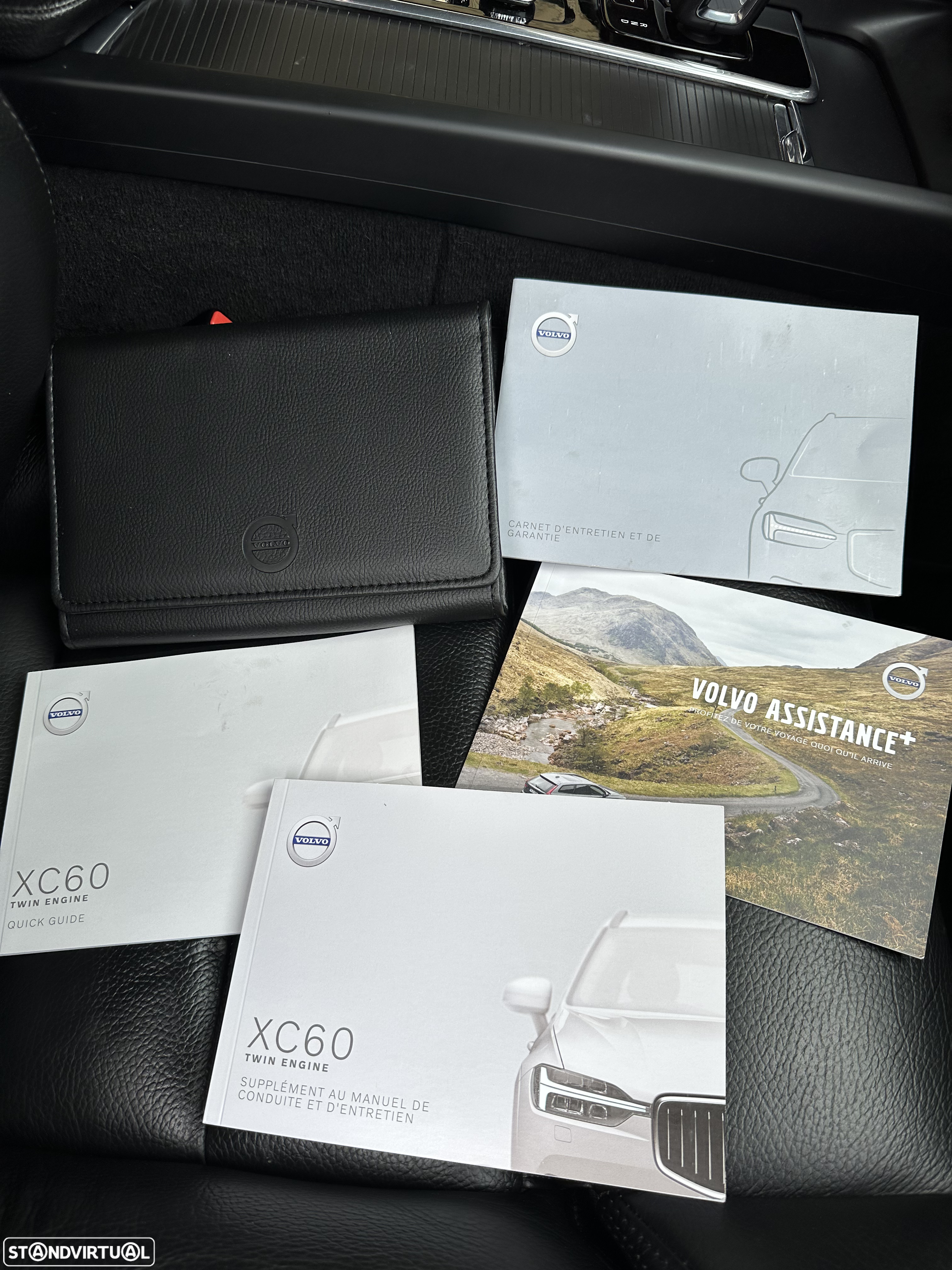 Volvo XC 60 2.0 T8 PHEV Momentum Plus AWD - 25