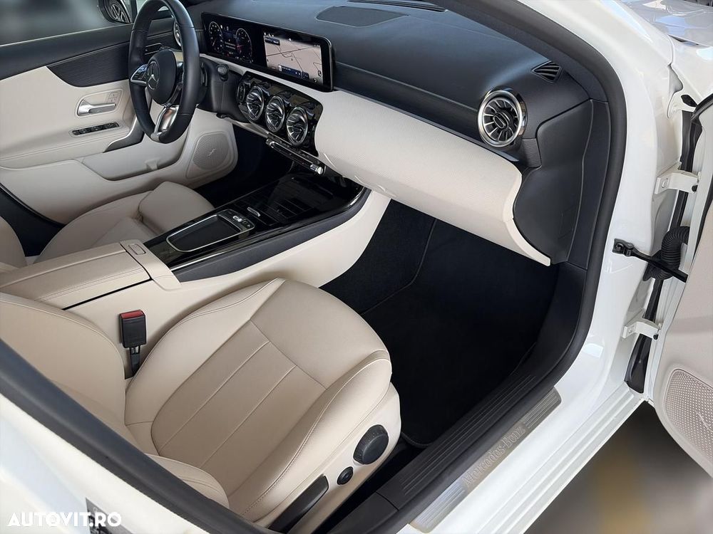 Mercedes-Benz A 200 MHEV 7G-DCT - 14