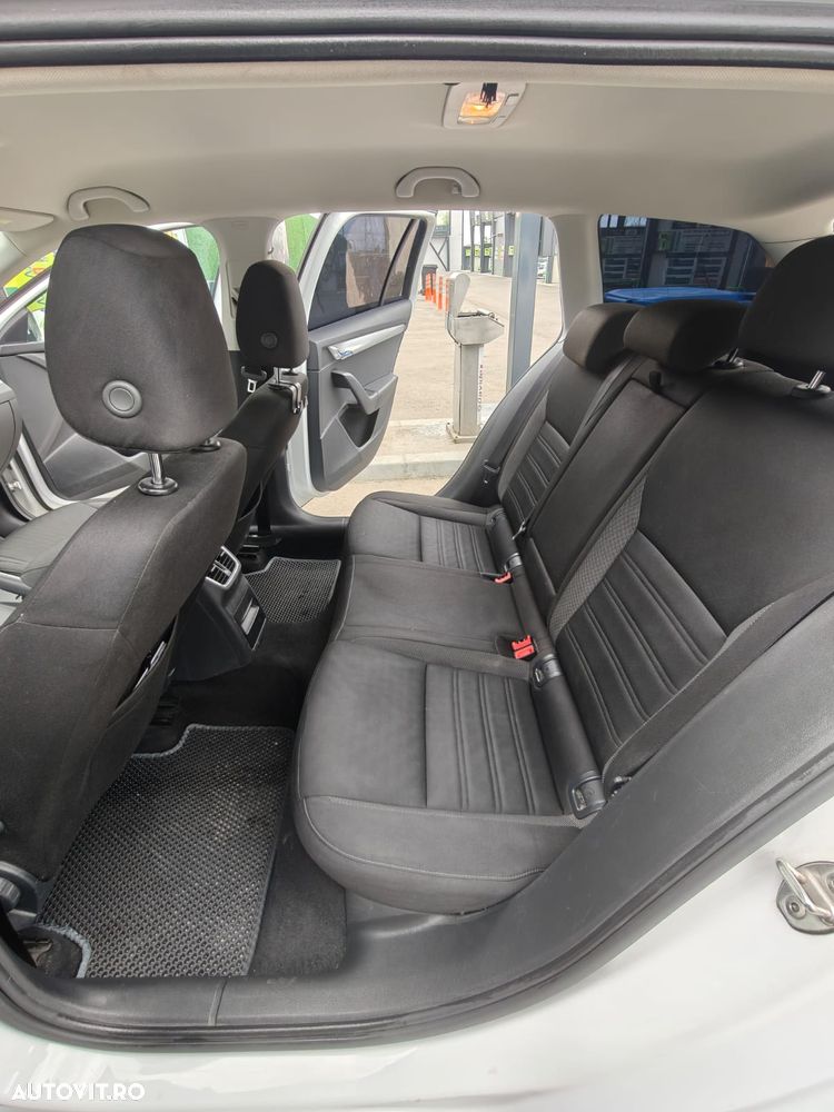 Skoda Octavia 1.6 TDI DSG Ambition - 12