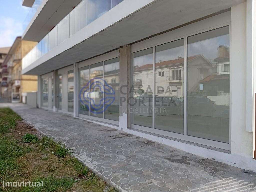 Loja com 280m2 Madalena | FRENTE GRUPO SALVADOR CAETANO - Grande imagem: 4/19