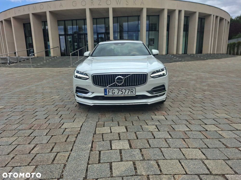 Volvo S90 - 2