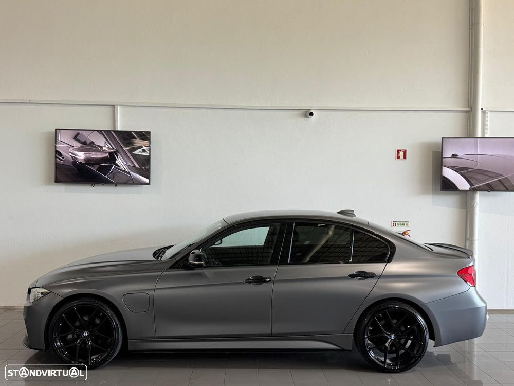 BMW 330 e iPerformance Pack M - 9
