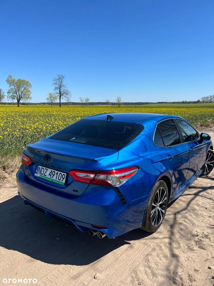 Toyota Camry - 7