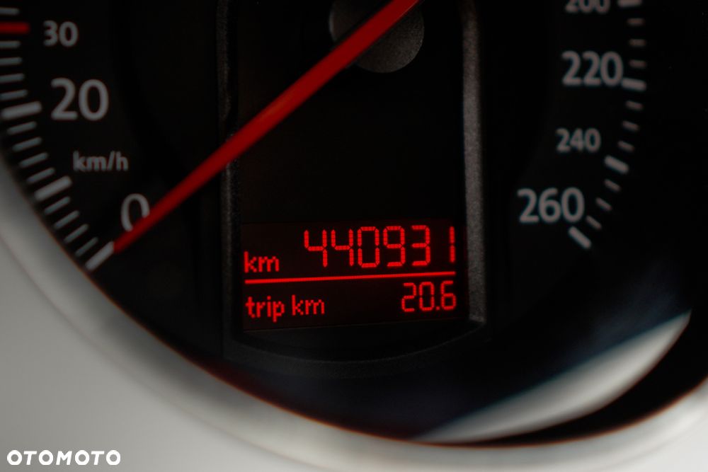 Volkswagen Passat 2.0 TDI DPF Comfortline - 11