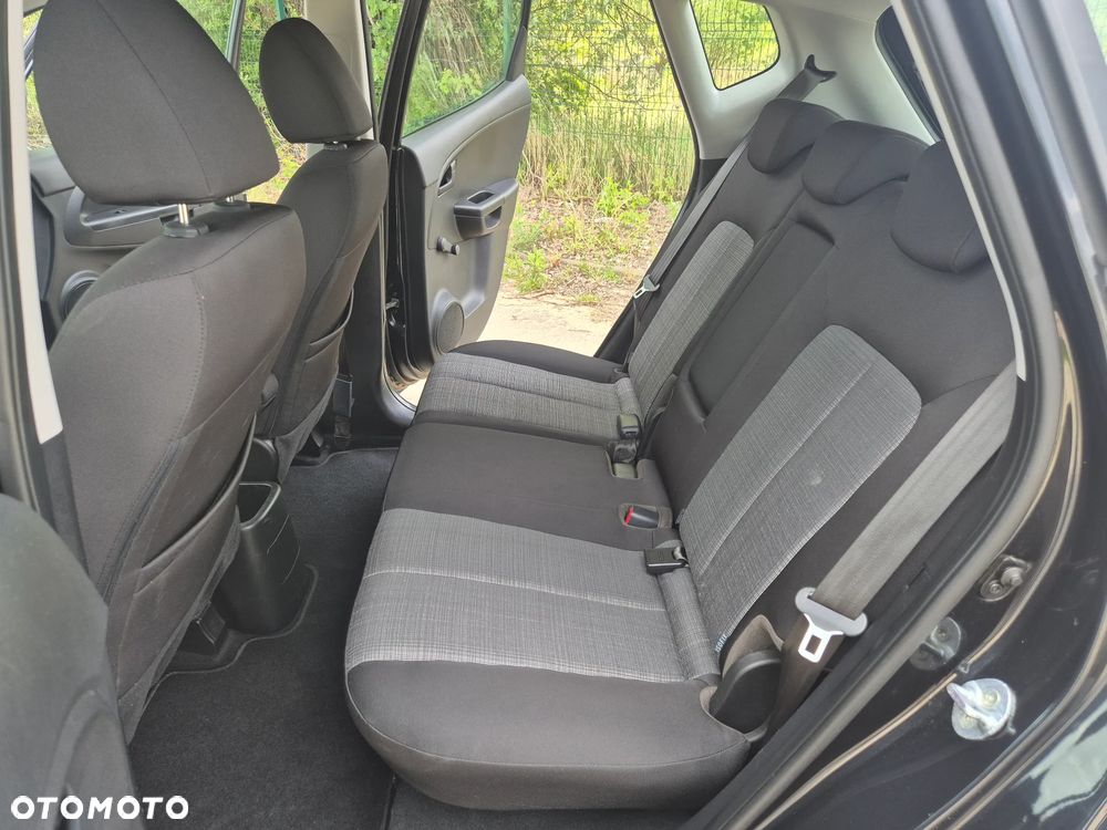 Kia Venga 1.6 Business Line - 16