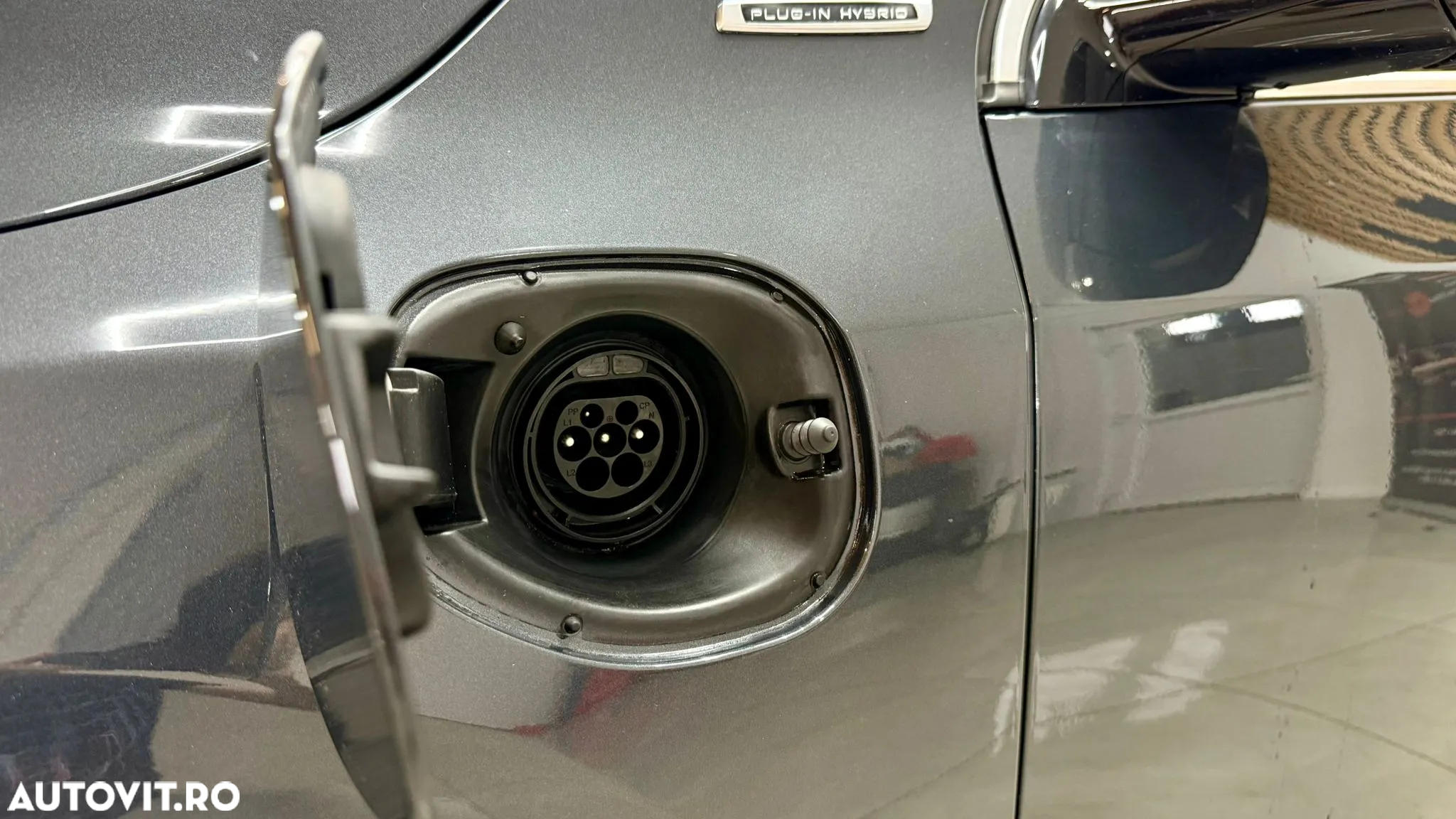 Volvo V60 D6 Plug-In-Hybrid AWD Geartronic Summum - 20