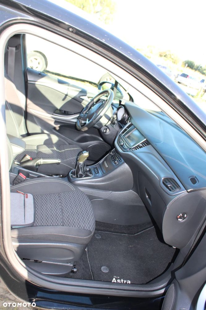 Opel Astra IV 1.6 CDTI Cosmo - 13