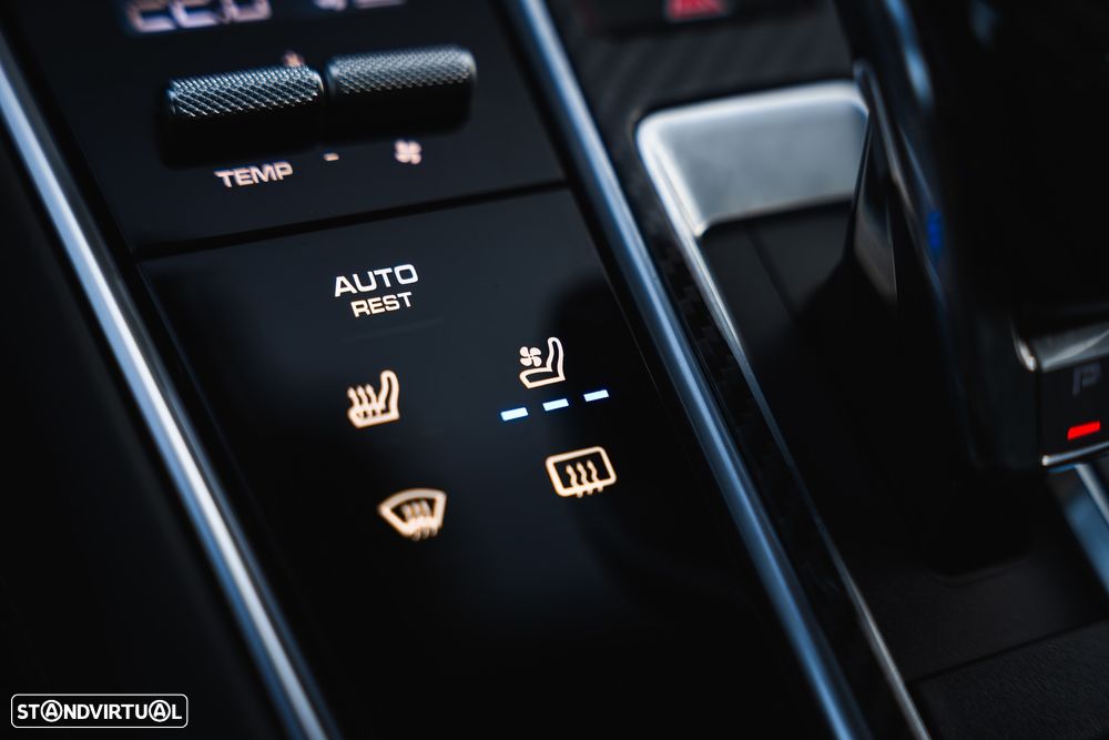 Porsche Panamera Sport Turismo 4 E-Hybrid - 19