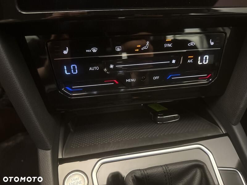 Volkswagen Passat 2.0 TDI Business DSG - 17