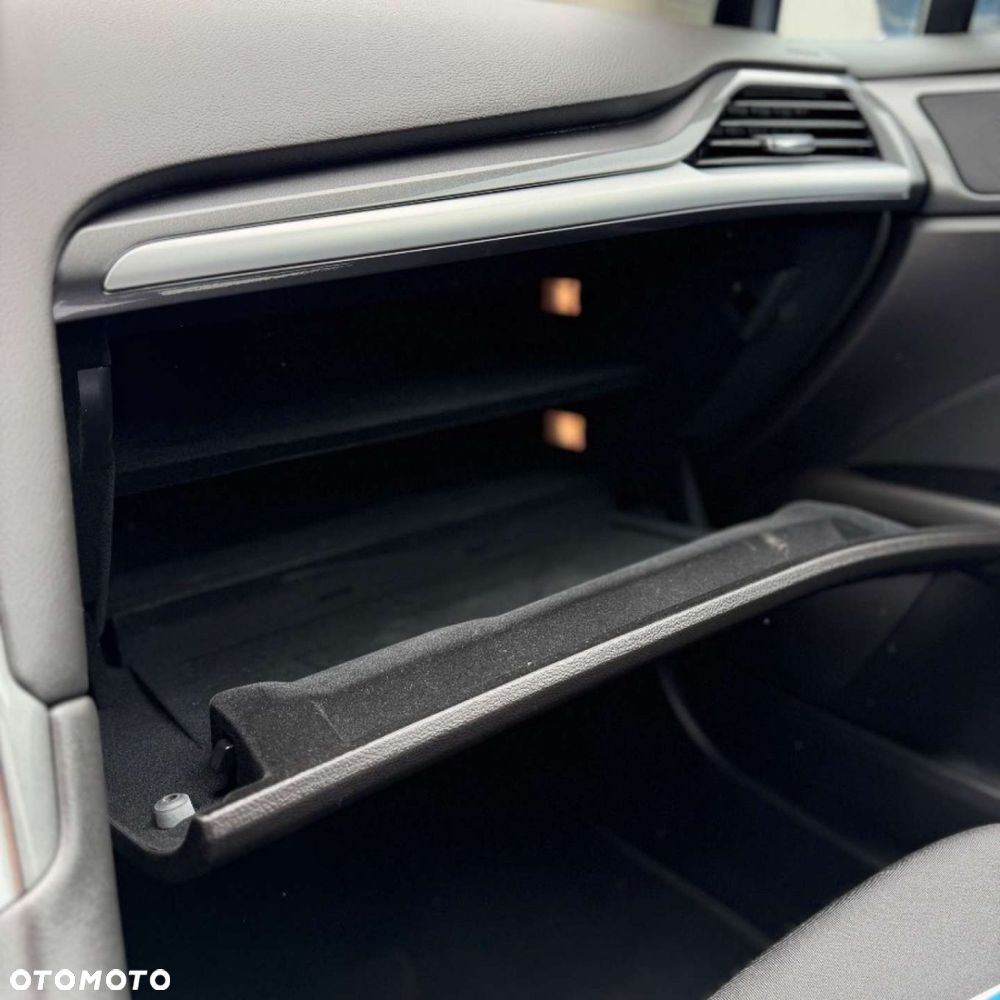 Ford Mondeo - 37