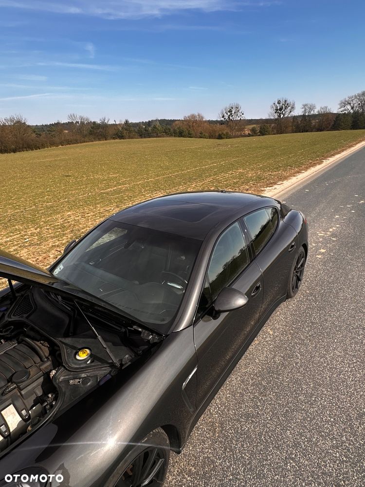 Porsche Panamera 4S - 8