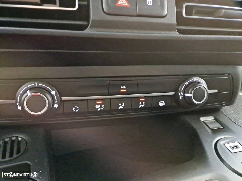 Peugeot ePartner 3 136 cv Bateria 50 kWh XL - 22