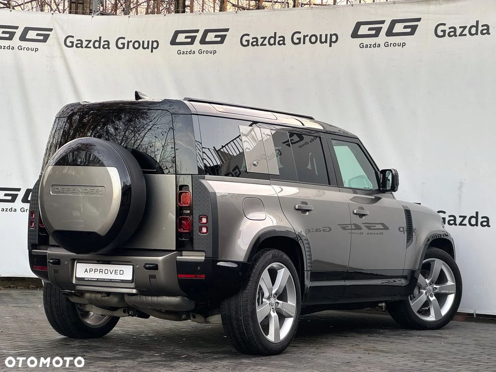 Land Rover Defender 110 D300 X-Dynamic HSE - 5