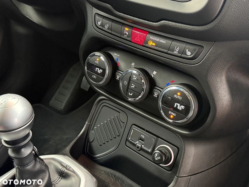 Jeep Renegade 1.4 MultiAir Limited - 27